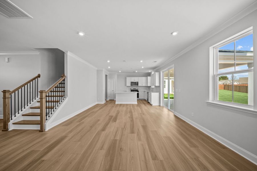 Spacious, unfurnished interior of a new home in Fox Hollow, Spartanburg (Image 13).