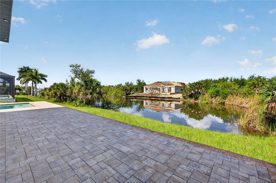 Exterior details and patio area of a home in , Port Charlotte (Image 26).