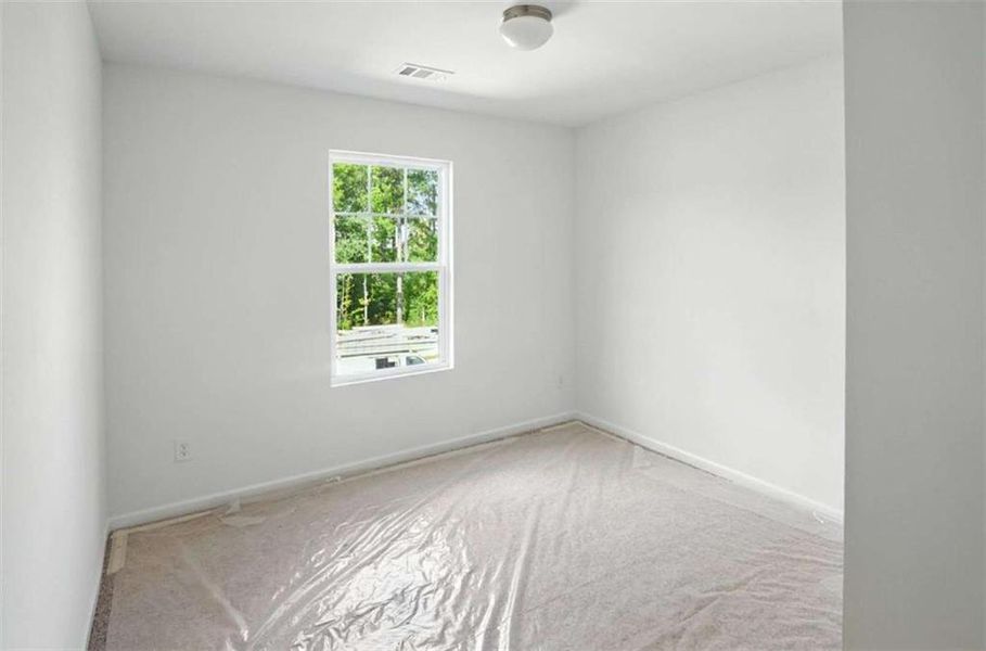 Spacious, unfurnished interior of a new home in Creekside Landing, Dallas (Image 24).