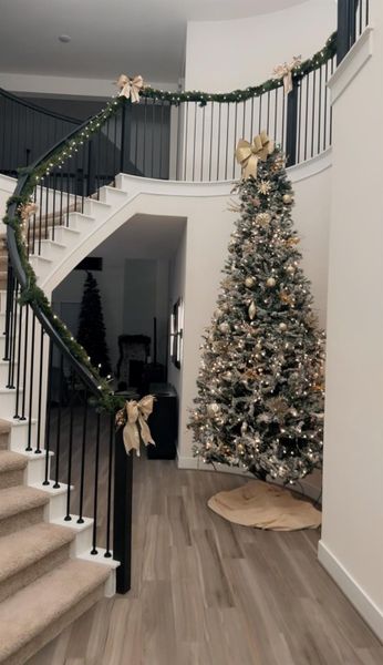 Furnished interior view inside a new home in Coastal Point, League City (Image 4).