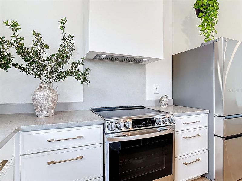Close-up of interior finishes inside a home in , Port Charlotte (Image 18).
