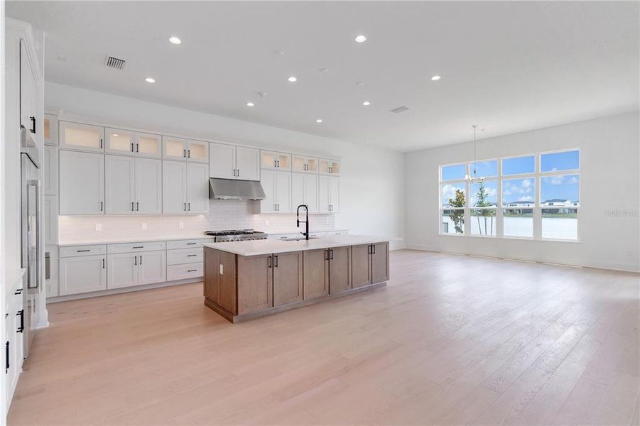 Furnished interior view inside a new home in , Orlando (Image 31).