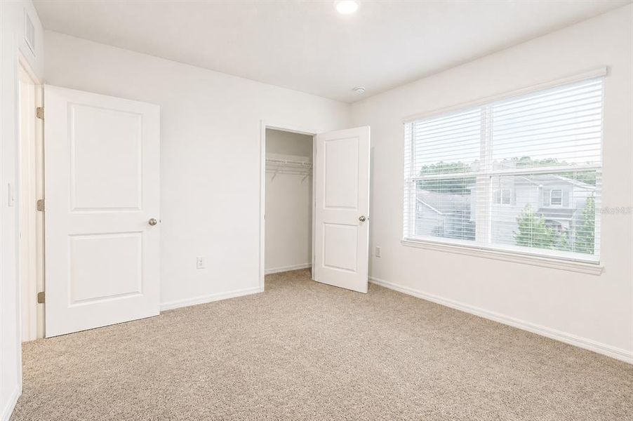 Spacious, unfurnished interior of a new home in Deerbrook, Land O' Lakes (Image 34).