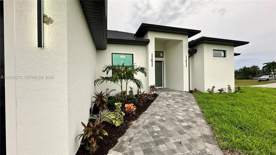 Exterior details and patio area of a home in , Cape Coral (Image 4).