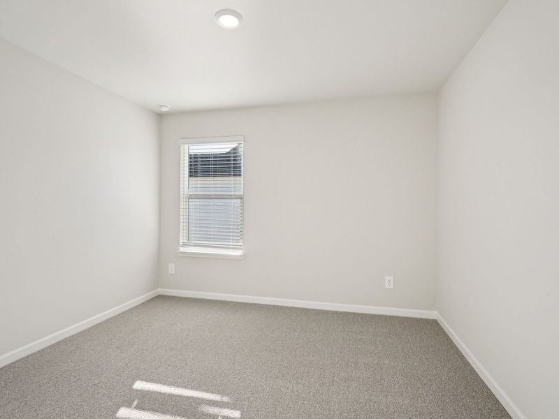 Spacious, unfurnished interior of a new home in Ivey Township, Dallas (Image 18).