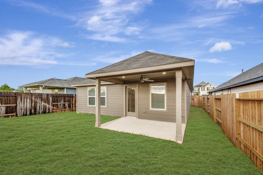 Exterior details and patio area of a home in Lone Star Landing, Montgomery (Image 27).