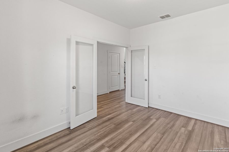 Spacious, unfurnished interior of a new home in Hickory Ridge, Elmendorf (Image 30).