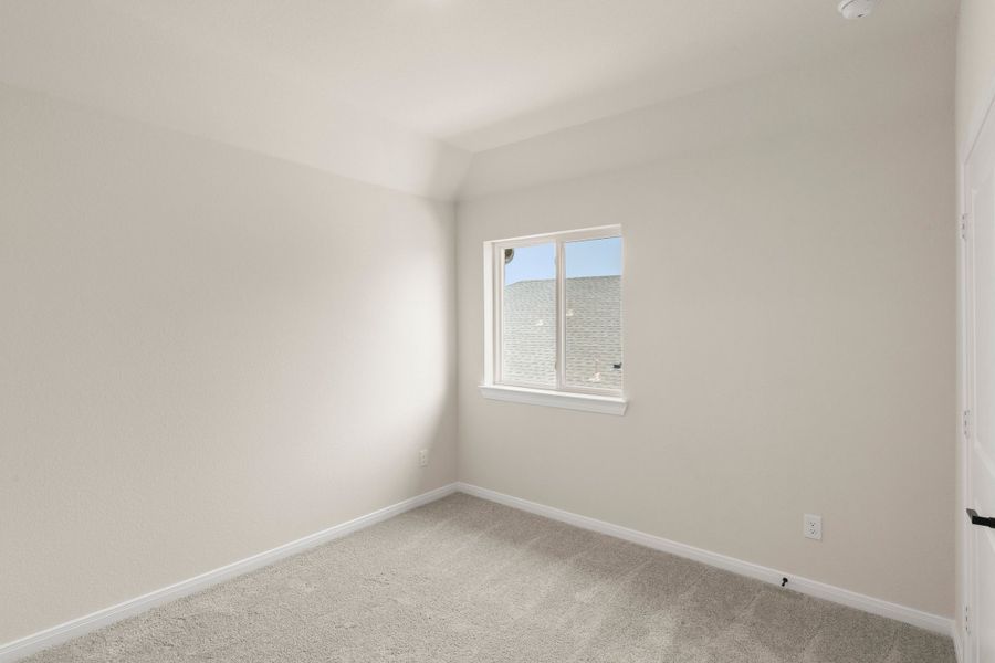 Spacious, unfurnished interior of a new home in Ten Mile Creek, Celina (Image 30).