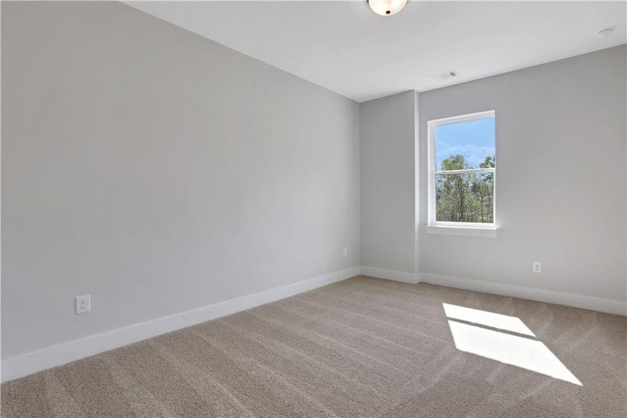 Spacious, unfurnished interior of a new home in Cambridge, Flowery Branch (Image 28).
