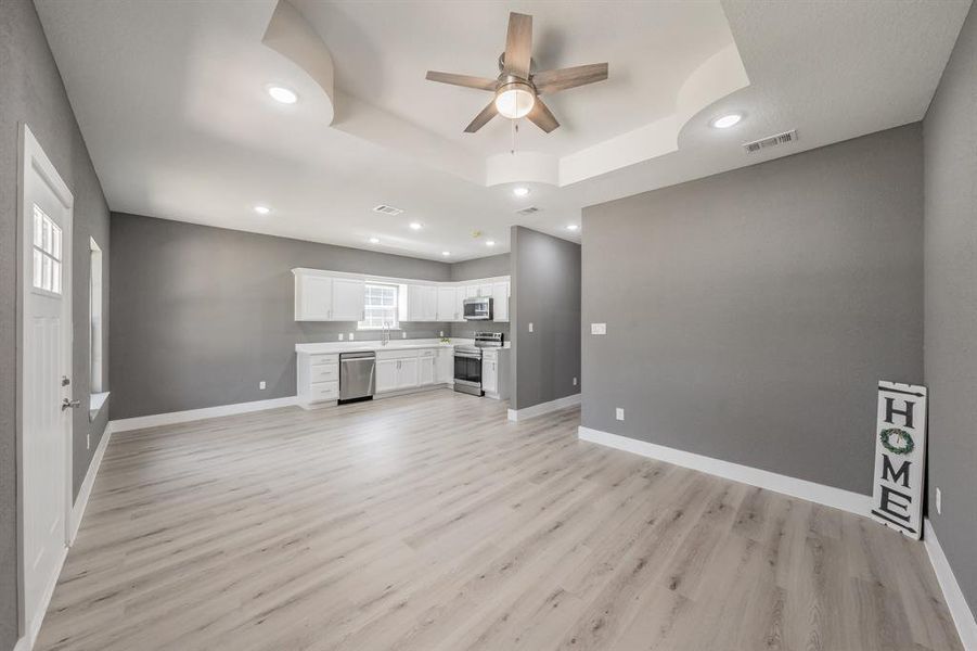 Spacious, unfurnished interior of a new home in , Hillsboro (Image 34).