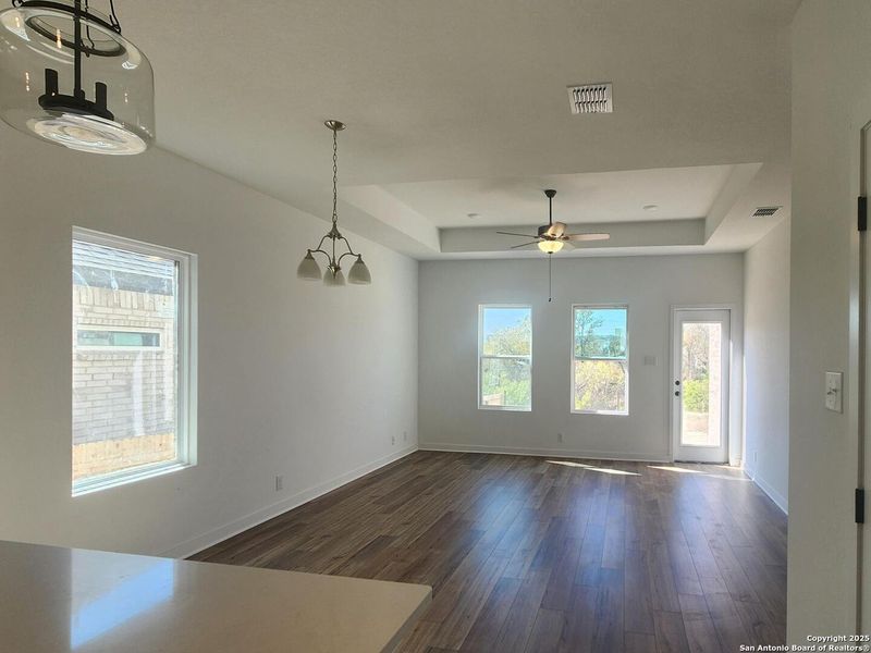 Spacious, unfurnished interior of a new home in Arcadia Ridge, San Antonio (Image 12).