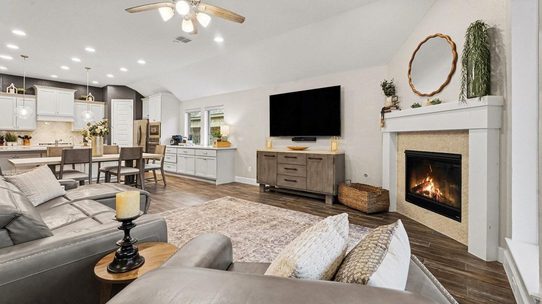 Furnished interior view inside a new home in Riceland, Mont Belvieu (Image 8).