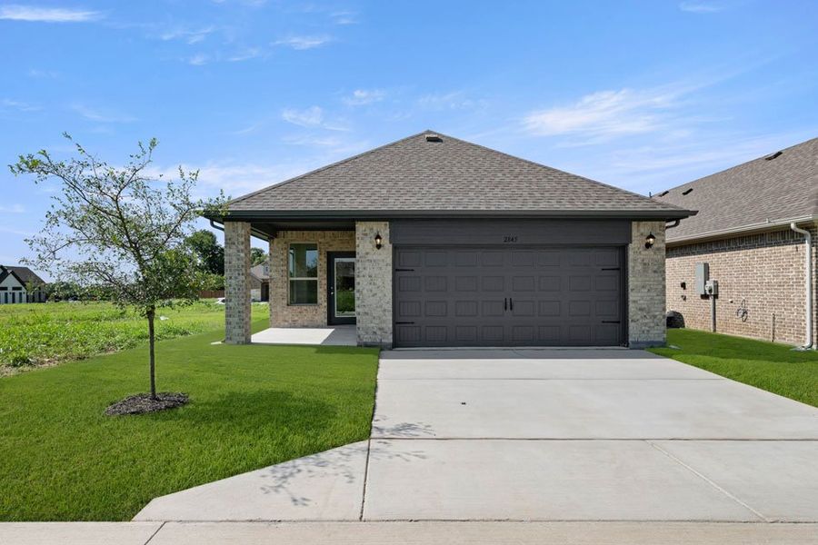 Front exterior of a new home in Redden Farms – Active Adult, Midlothian, TX, highlighting curb appeal (Image 29). Front exterior of a new home in Redden Farms – Active Adult, Midlothian, TX, highlighting curb appeal (Image 29).
