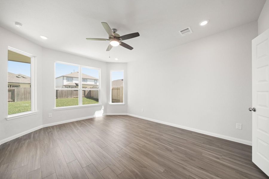 Spacious, unfurnished interior of a new home in Bluestem, Brookshire (Image 13).