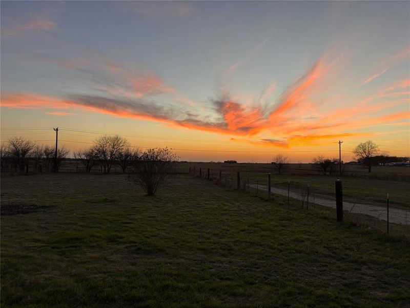 Natural landscape and outdoor views near in Hillsboro (Image 29). Natural landscape and outdoor views near in Hillsboro (Image 29).