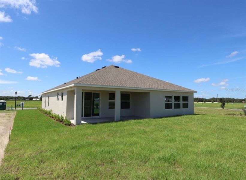 Exterior details and patio area of a home in Southwind – Executive Series, Plant City (Image 3).