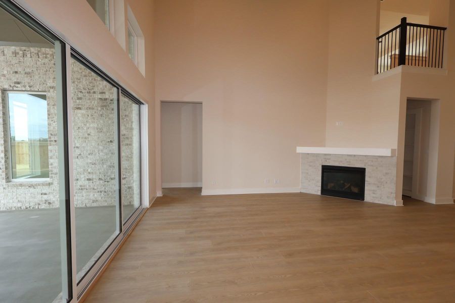 Spacious, unfurnished interior of a new home in Dunham Pointe, Cypress (Image 16).
