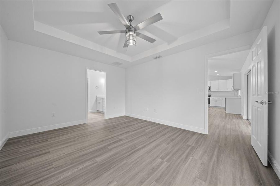 Spacious, unfurnished interior of a new home in , Ocala (Image 18).