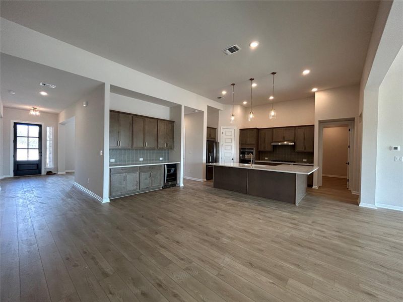 Spacious, unfurnished interior of a new home in Provence 70s, Austin (Image 35). Spacious, unfurnished interior of a new home in Provence 70s, Austin (Image 35).