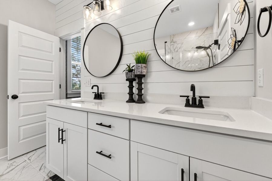 Furnished interior view inside a new home in , Ravenel (Image 25).