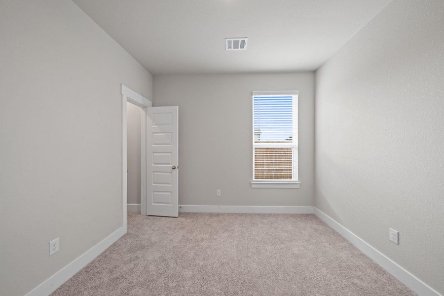 Spacious, unfurnished interior of a new home in Colony at Pinehurst 40s, Pinehurst (Image 14).