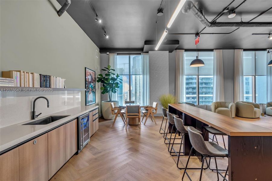 Community amenities in , Miami (Image 44).