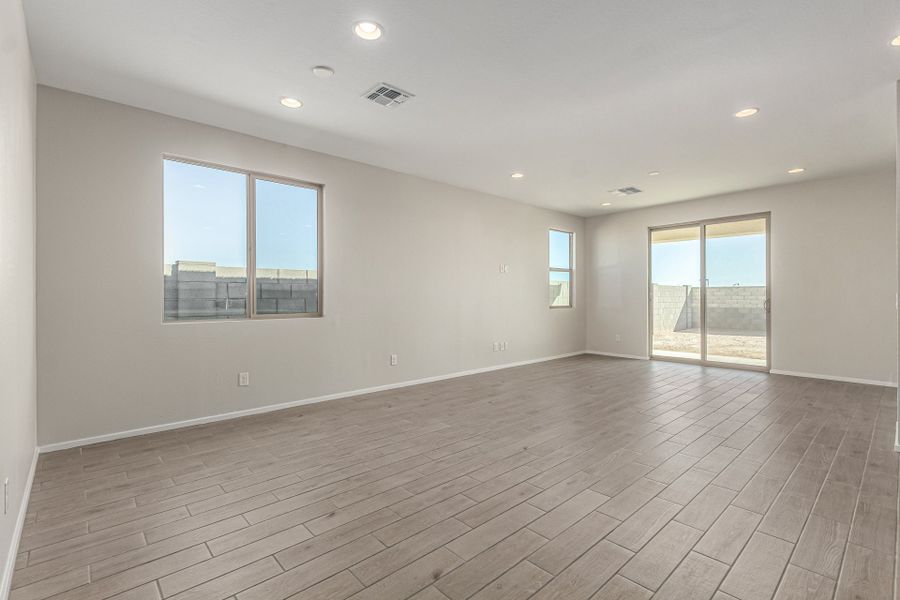 Spacious, unfurnished interior of a new home in Elara at Moonlight, Maricopa (Image 10).