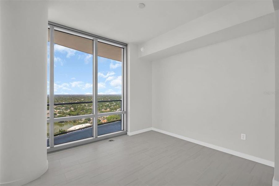 Spacious, unfurnished interior of a new home in , St. Petersburg (Image 64).