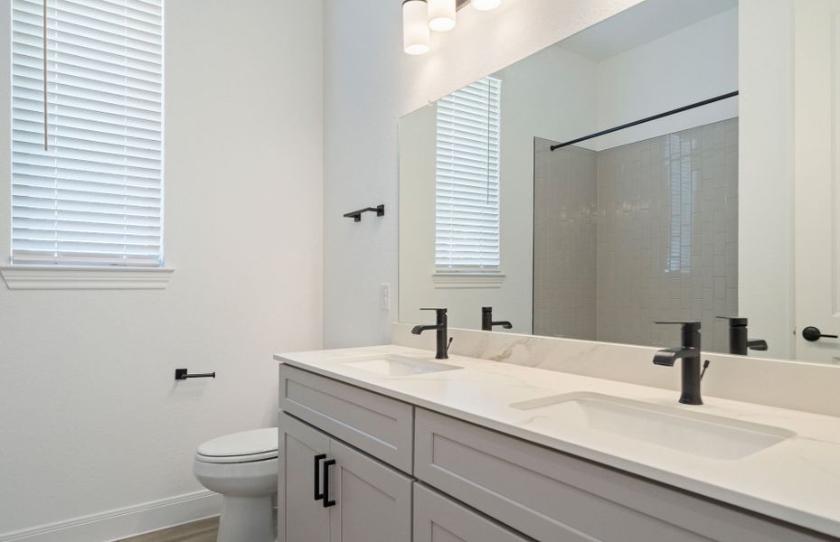 Representative furnished interior of a home built from the Farwell by Pulte Homes in Katy Court, Katy (Image 13).