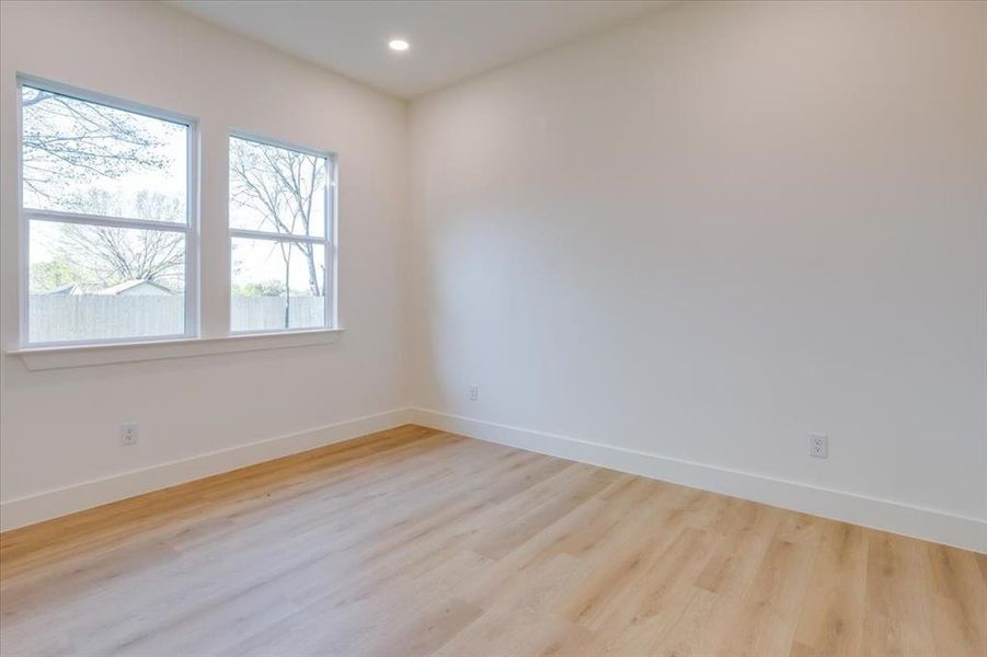 Spacious, unfurnished interior of a new home in , Dallas (Image 17).
