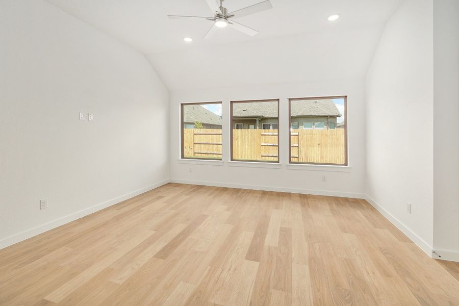 Spacious, unfurnished interior of a new home in Prairie Winds, Hutto (Image 16).