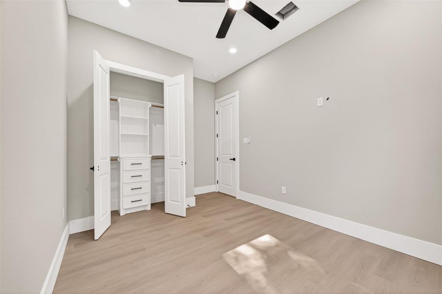 Spacious, unfurnished interior of a new home in , Houston (Image 13).