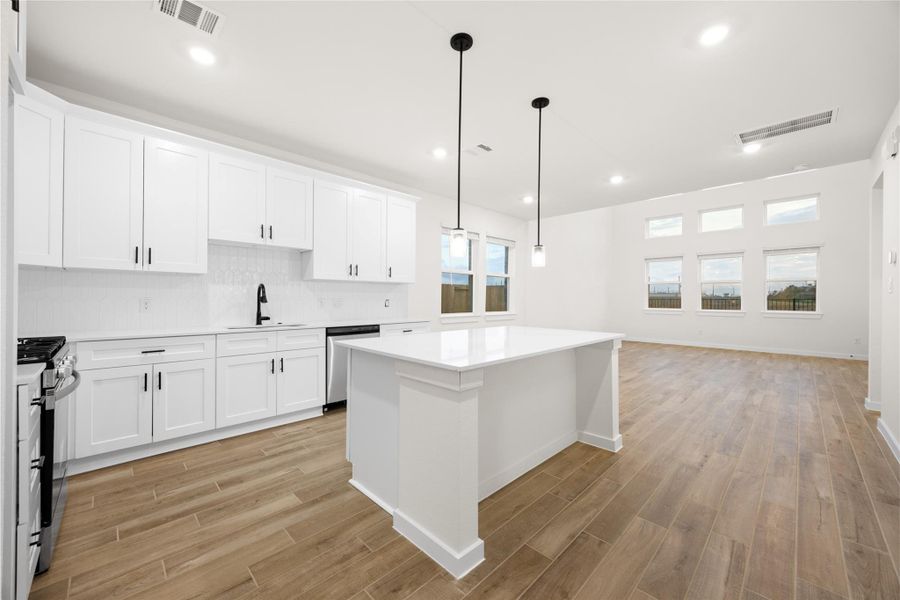 Perfectly sized and placed island Perfectly sized and placed island