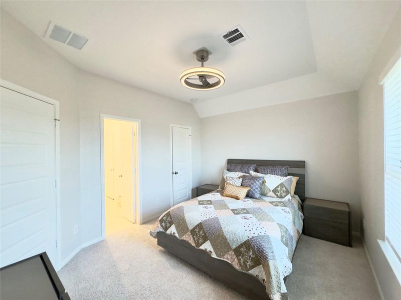Furnished interior view inside a new home in Lakeview, Waller (Image 25).