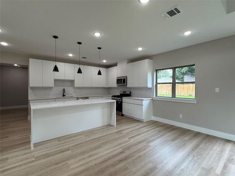 Image 21 of a home in .