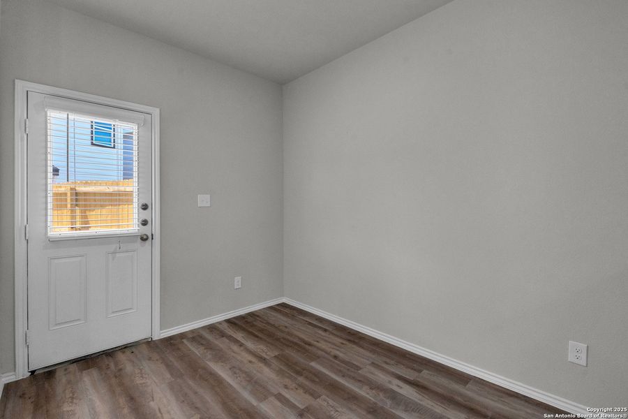 Spacious, unfurnished interior of a new home in , San Antonio (Image 15).