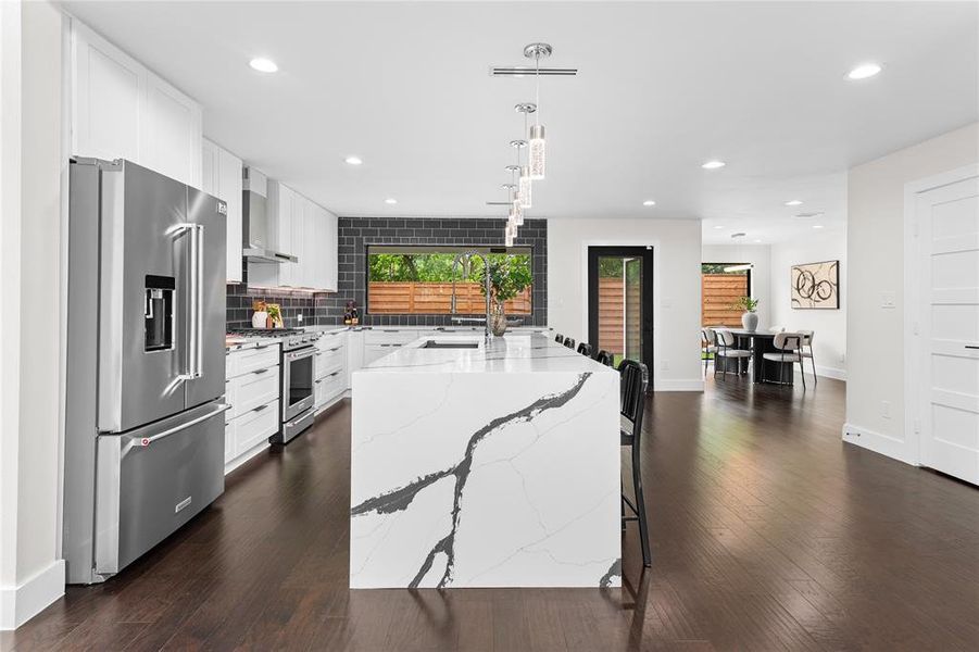 Furnished interior view inside a new home in , Dallas (Image 25).