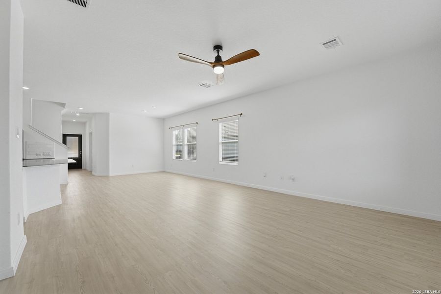 Spacious, unfurnished interior of a new home in Guadalupe Heights, Seguin (Image 39).