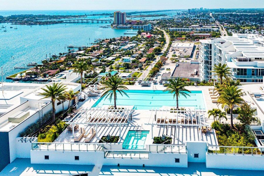 043-220LakeShoreDrive-1415-LakePark-FL-3