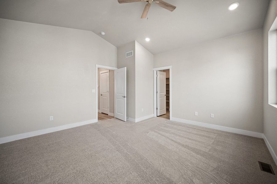 Spacious, unfurnished interior of a new home in Pony Park, Colorado Springs (Image 28).