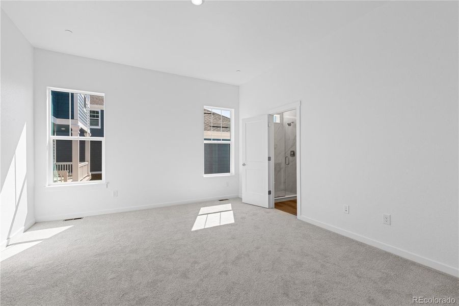 Spacious, unfurnished interior of a new home in Westerly, Erie (Image 14).