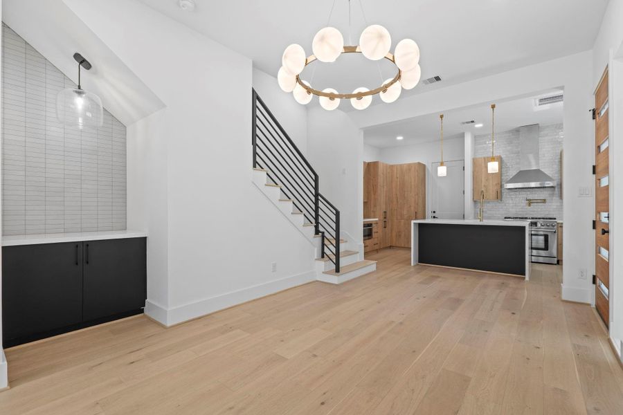 Spacious, unfurnished interior of a new home in , Houston (Image 13).