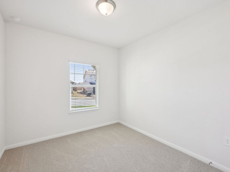 Spacious, unfurnished interior of a new home in Lexington Parke, Del Valle (Image 11).