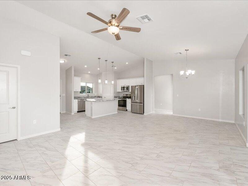 17-9842-W-Pacifico-Drive-17