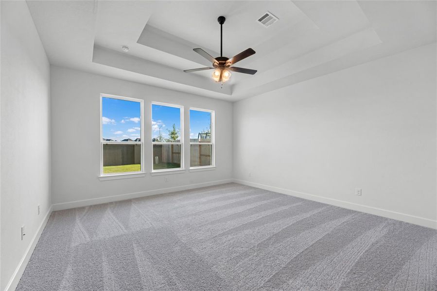 Spacious, unfurnished interior of a new home in Cross Creek West, Fulshear (Image 19).