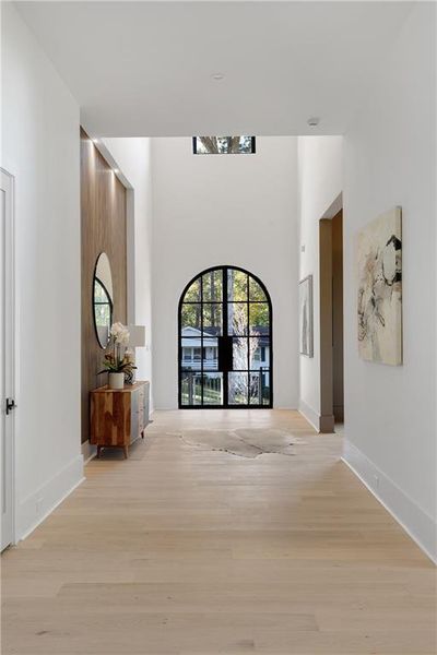 Spacious, unfurnished interior of a new home in , Atlanta (Image 20).