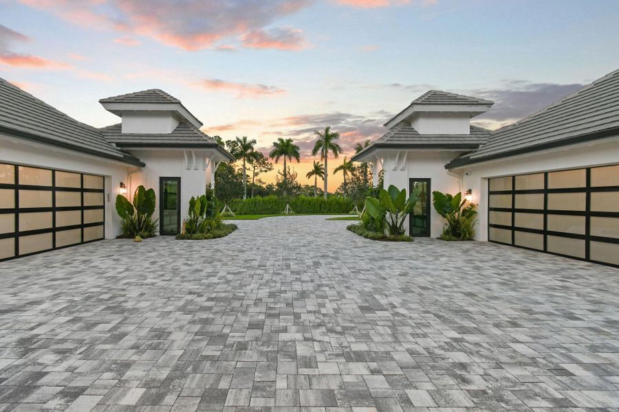 Exterior details and patio area of a home in , Palm Beach Gardens (Image 2).