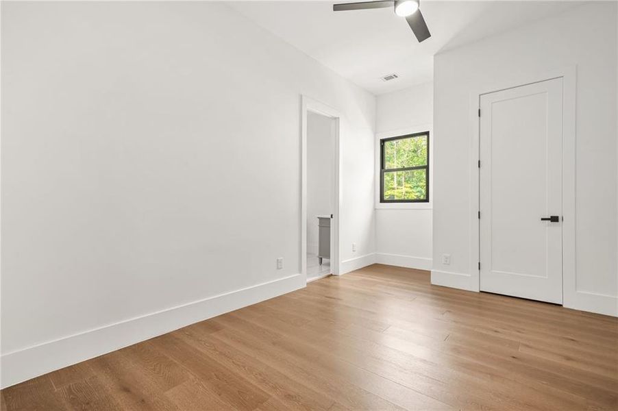 Spacious, unfurnished interior of a new home in , Atlanta (Image 19).