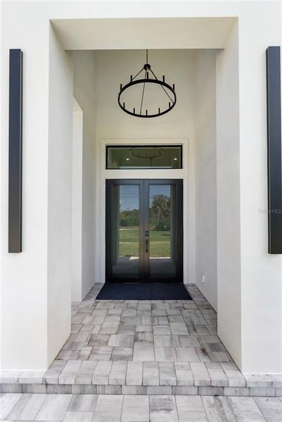 Exterior details and patio area of a home in , Port Charlotte (Image 3).