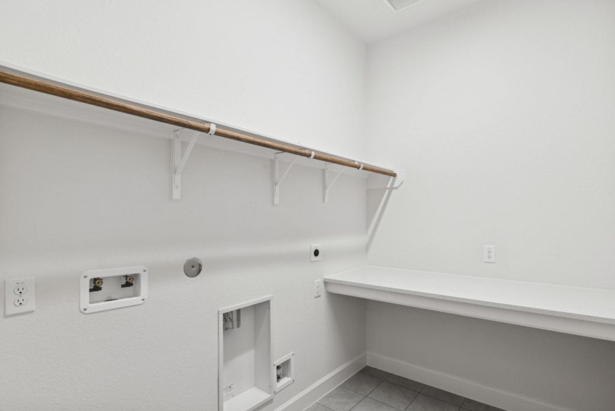 Spacious, unfurnished interior of a new home in Meridiana 55' Homesites, Manvel (Image 16).